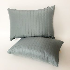 NWT Set 2 Rose Tree Dorchester Quilted Breakfast Pillow 18x13  Color Cream $136